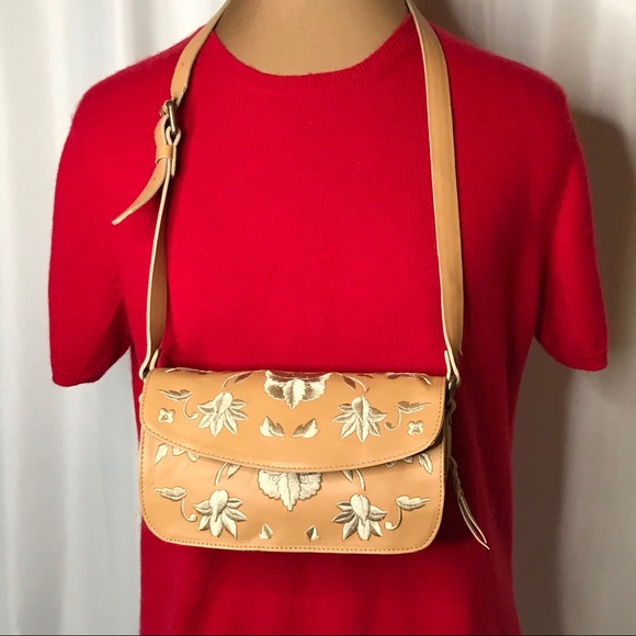 🎁 Adrienne Vittadini Leather Shoulder Bag - Picture 1 of 8